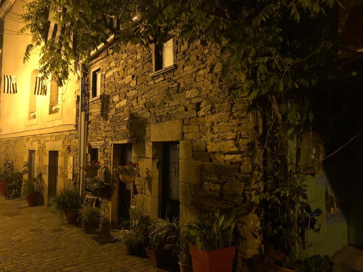 Au Coeur Du Quartier Historique Lannion Exterior foto